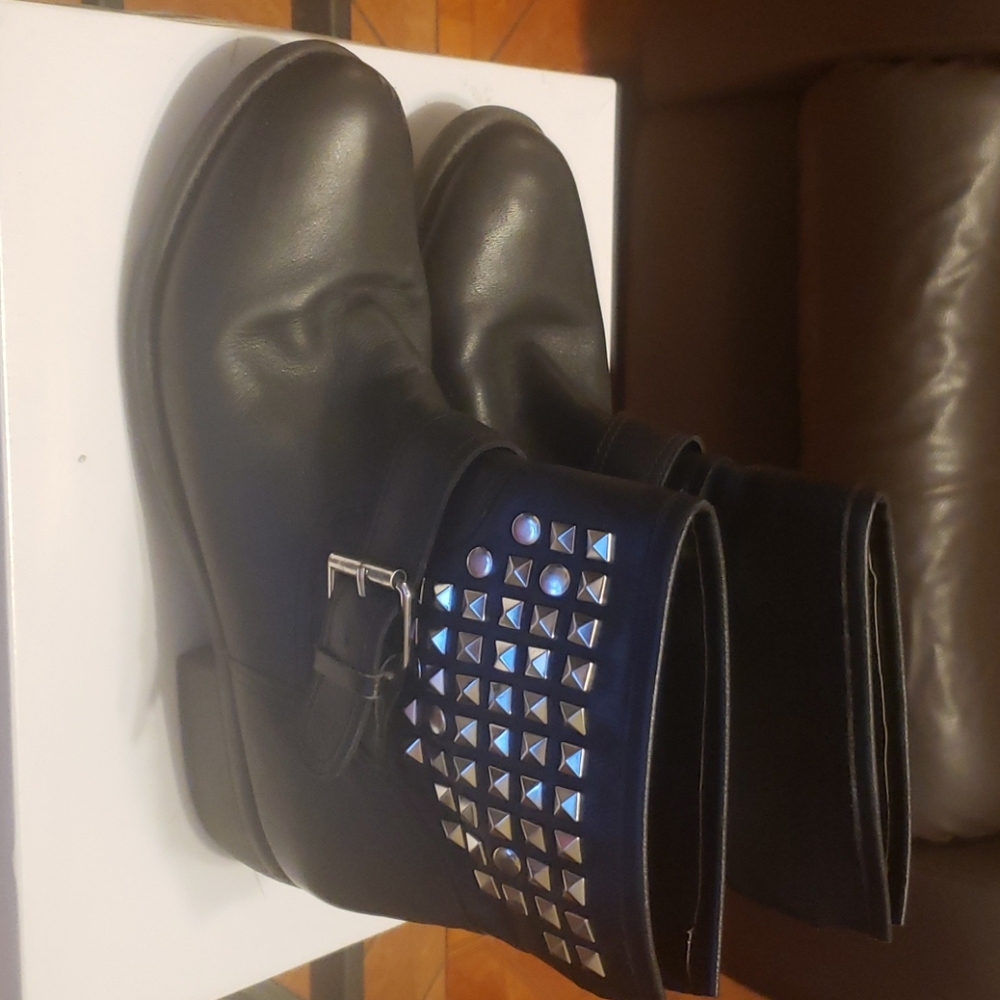 Steve Madden Black boots